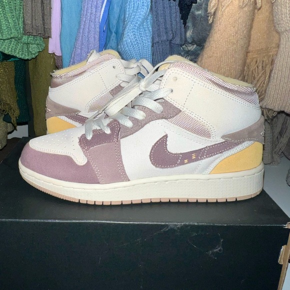 Air Jordan 1 - Picture 1 of 7